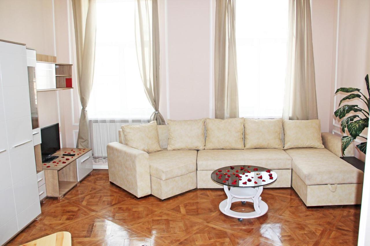 איוונו-פרנקיבסק Apartment In The City Center מראה חיצוני תמונה