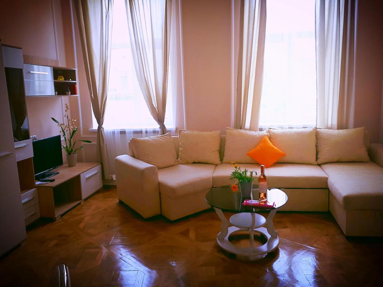 איוונו-פרנקיבסק Apartment In The City Center מראה חיצוני תמונה
